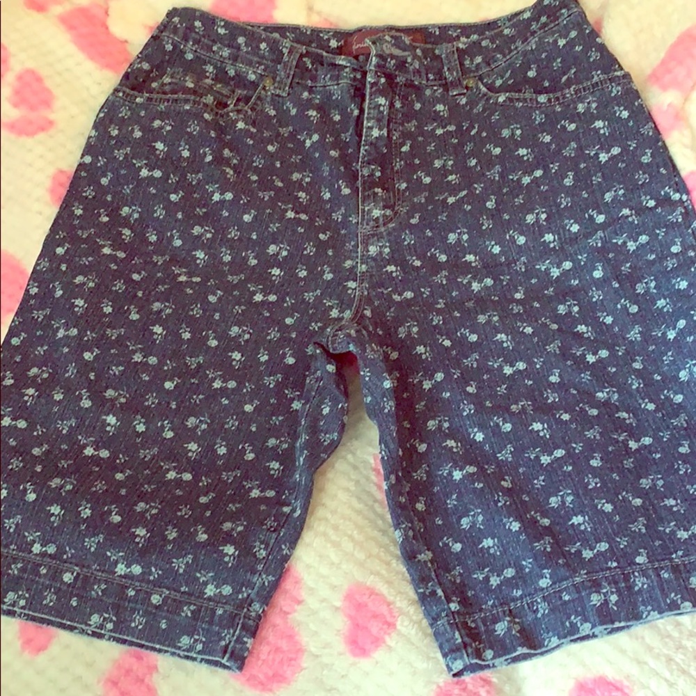 High waisted vintage Bermuda shorts